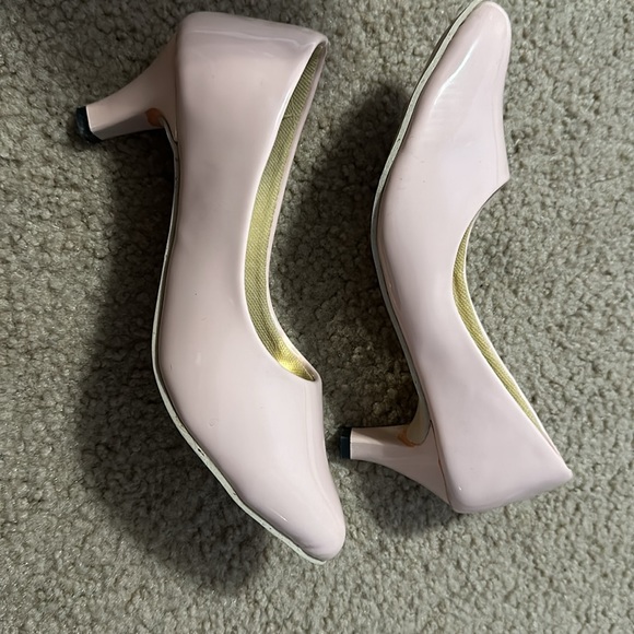 Women’s handmade closed toe heel pump - Picture 5 of 5